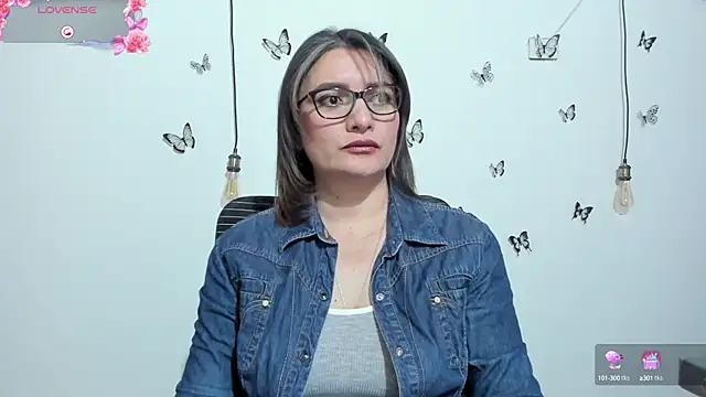 Snapshot of Amie_Adams82_ chatting on October 14, 5:14 pm Amie Adams82 online show from October 14, 5:14 pm