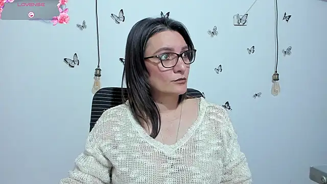 Snapshot of Amie_Adams82_ chatting on December 2, 2:56 pm Amie Adams82 online show from December 2, 2:56 pm