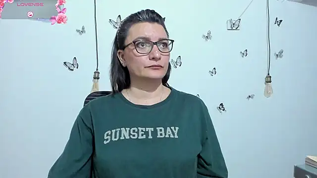 Snapshot of Amie_Adams82_ chatting on December 5, 6:26 pm Amie Adams82 online show from December 5, 6:26 pm