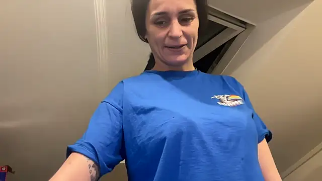 Snapshot of JeSuisUnTapin chatting on January 5, 5:27 pm JeSuisUnTapin online show from January 5, 5:27 pm