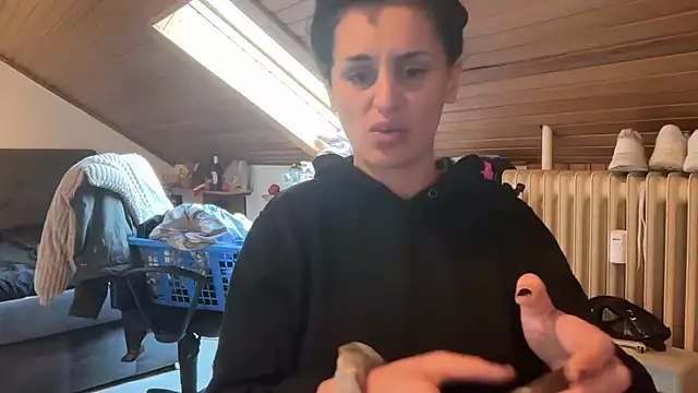 Snapshot of JeSuisUnTapin chatting on March 15, 1:17 pm JeSuisUnTapin online show from March 15, 1:17 pm