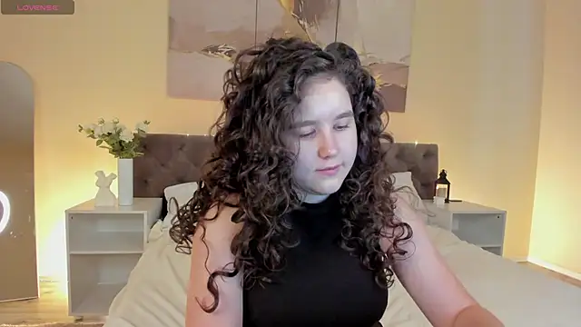Ariella Sol online show from May 6, 1:03 am