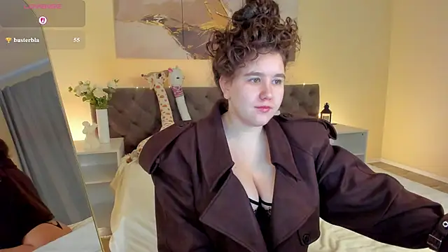 Snapshot of Ariella_Sol chatting on May 19, 1:11 am Ariella Sol online show from May 19, 1:11 am