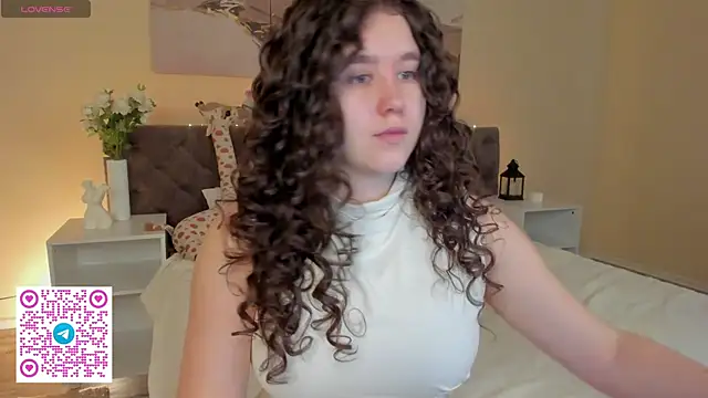 Snapshot of Ariella_Sol chatting on June 22, 1:07 am Ariella Sol online show from June 22, 1:07 am