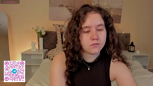 Snapshot of Ariella_Sol chatting on June 25, 1:27 am Ariella Sol online show from June 25, 1:27 am
