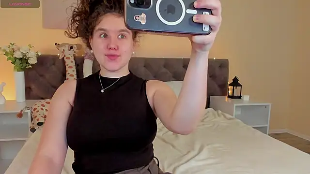 Snapshot of Ariella_Sol chatting on July 2, 1:05 am Ariella Sol online show from July 2, 1:05 am