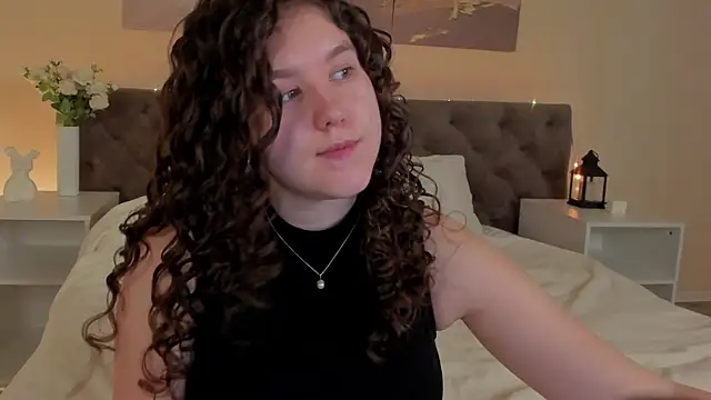 Snapshot of Ariella_Sol chatting on July 3, 1:01 am Ariella Sol online show from July 3, 1:01 am