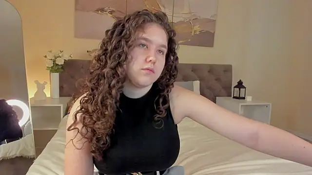 Snapshot of Ariella_Sol chatting on July 8, 1:32 am Ariella Sol online show from July 8, 1:32 am