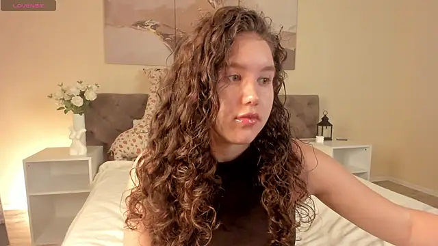 Snapshot of Ariella_Sol chatting on July 25, 1:04 am Ariella Sol online show from July 25, 1:04 am