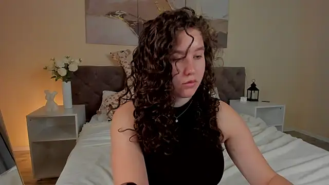 Snapshot of Ariella_Sol chatting on August 3, 1:04 am Ariella Sol online show from August 3, 1:04 am