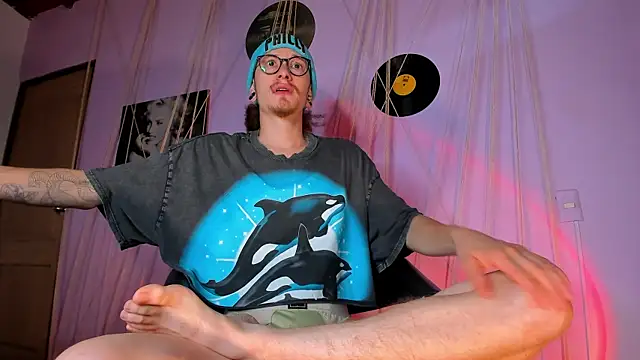 Snapshot of MrShaggy chatting on January 11, 12:50 pm MrShaggy online show from January 11, 12:50 pm