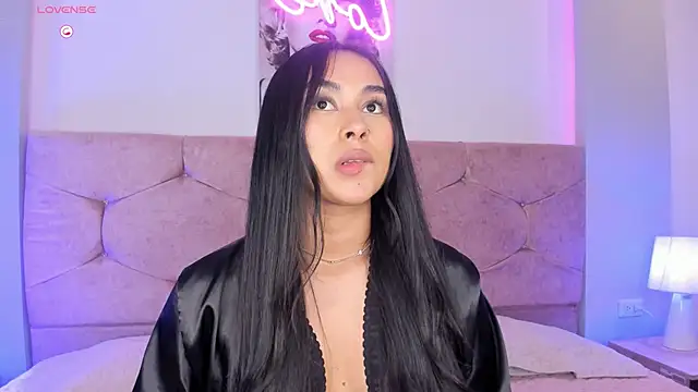 Cameliaa Smiith online show from December 18, 9:47 am