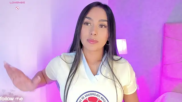 Snapshot of Cameliaa_Smiith chatting on June 18, 4:24 am Cameliaa Smiith online show from June 18, 4:24 am