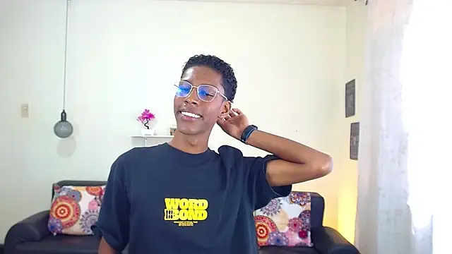 maiki18  online show from January 18, 4:31 pm