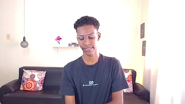 maiki18  online show from January 28, 1:27 pm