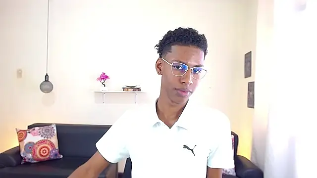 maiki18  online show from February 12, 4:55 pm