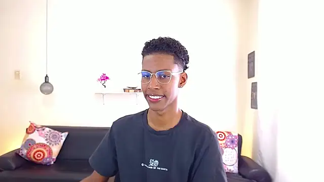 maiki18  online show from February 13, 1:59 pm