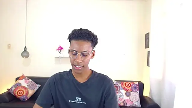 maiki18  online show from February 27, 4:53 pm