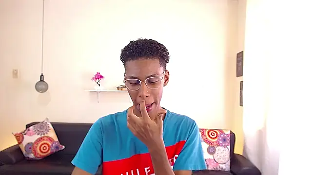 maiki18  online show from February 28, 1:58 pm