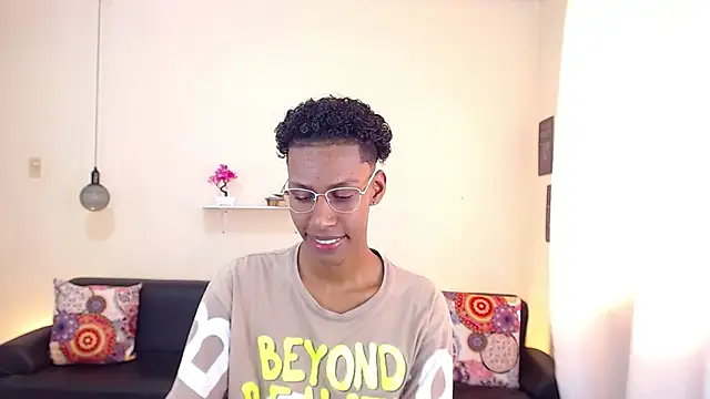 maiki18  online show from March 5, 1:50 pm