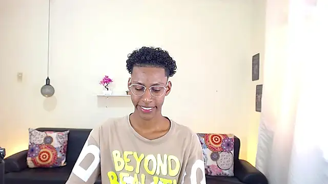 maiki18  online show from March 5, 4:57 pm