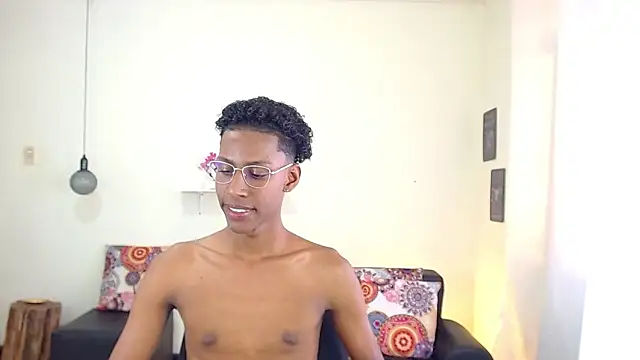 maiki18  online show from March 6, 4:49 pm