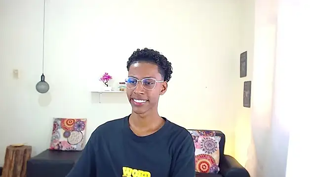 maiki18  online show from March 7, 7:49 pm