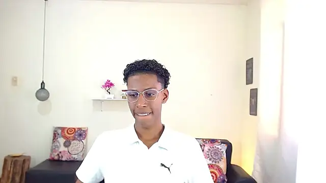 maiki18  online show from March 10, 7:50 pm