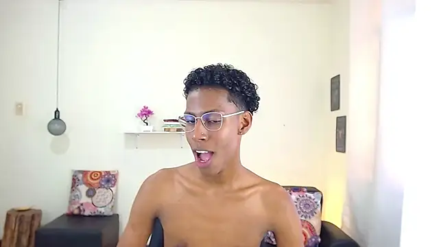 maiki18  online show from March 11, 4:51 pm