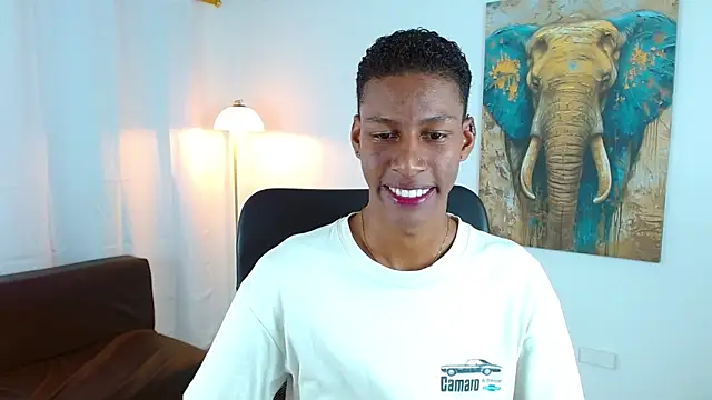 maiki18  online show from December 3, 8:40 pm