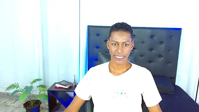 maiki18  online show from March 13, 8:48 pm