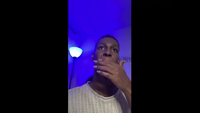 maiki18  online show from March 31, 1:07 am