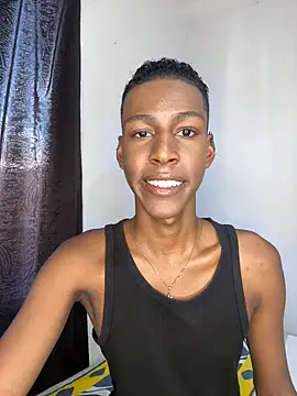 maiki18  online show from March 31, 8:53 pm