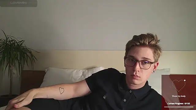 Snapshot of Shirizi chatting on November 9, 2:48 pm Shirizi online show from November 9, 2:48 pm