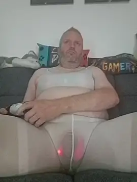 ShyBoy1982 online show from November 9, 12:31 am