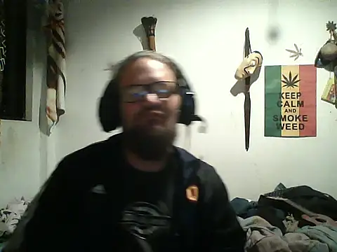 Snapshot of LECHEBALLS chatting on October 18, 1:52 am LECHEBALLS online show from October 18, 1:52 am