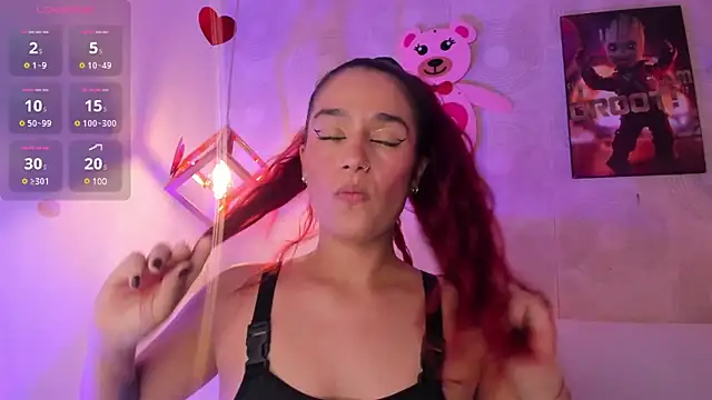 Snapshot of Ari_Baker chatting on February 23, 8:44 pm Ari Baker online show from February 23, 8:44 pm