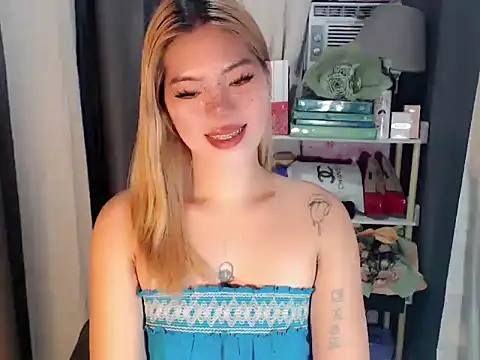 Snapshot of Zyradvega chatting on August 1, 6:34 am Zyradvega online show from August 1, 6:34 am