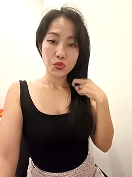 Snapshot of Sugar2k5 chatting on February 13, 1:59 pm Sugar2k5 online show from February 13, 1:59 pm