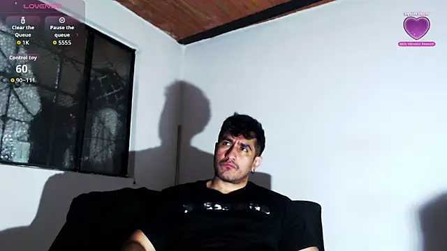 Snapshot of willian_m777 chatting on June 4, 4:51 am willian m777 online show from June 4, 4:51 am