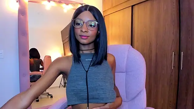 alikahouston4 online show from February 23, 1:25 am