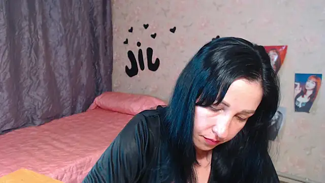 JillStevens online show from November 1, 12:23 am