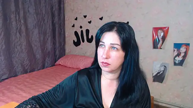 JillStevens online show from November 5, 4:01 am