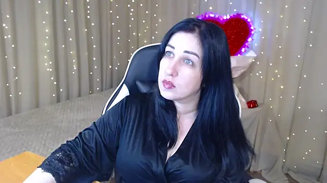 JillStevens online show from February 10, 4:05 am