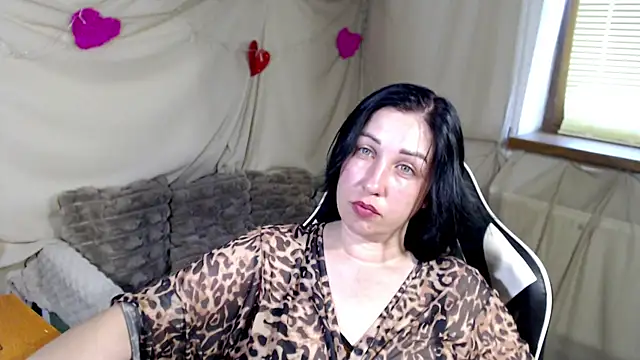 Snapshot of JillStevens chatting on June 12, 6:56 am JillStevens online show from June 12, 6:56 am