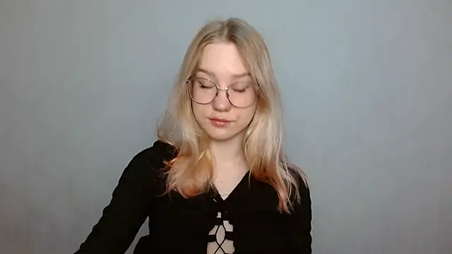 cindi hot online show from February 6, 9:00 am