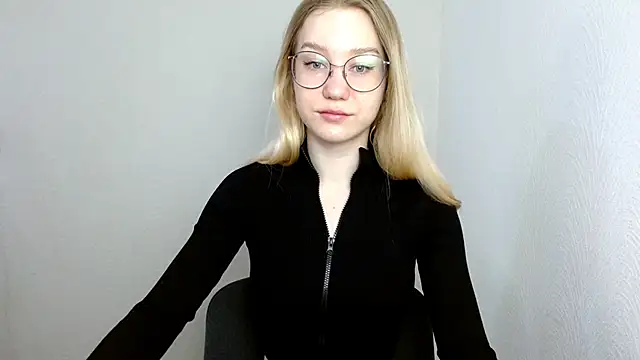 cindi hot online show from March 13, 9:10 am