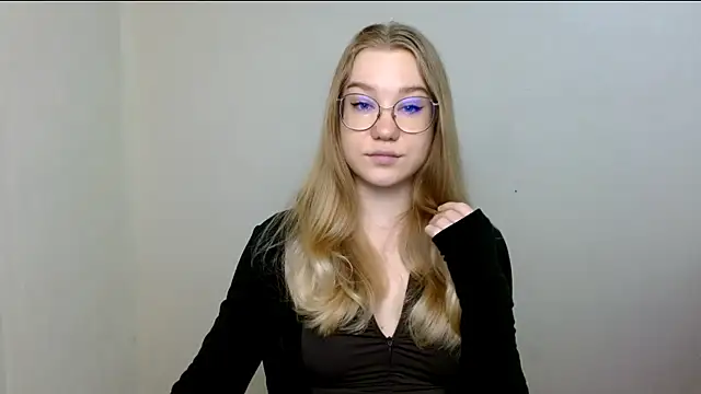 cindi hot online show from April 30, 11:05 am