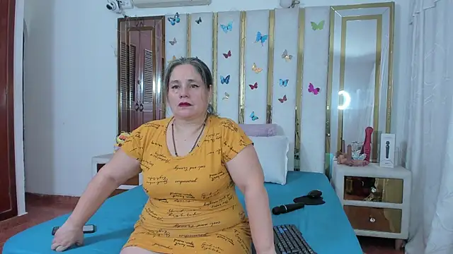 Snapshot of AnyelaGitanaMature chatting on November 18, 1:55 am AnyelaGitanaMature online show from November 18, 1:55 am