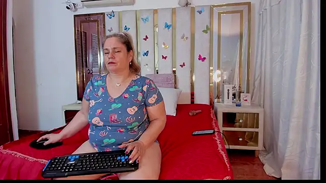 AnyelaGitanaMature online show from February 3, 3:04 am